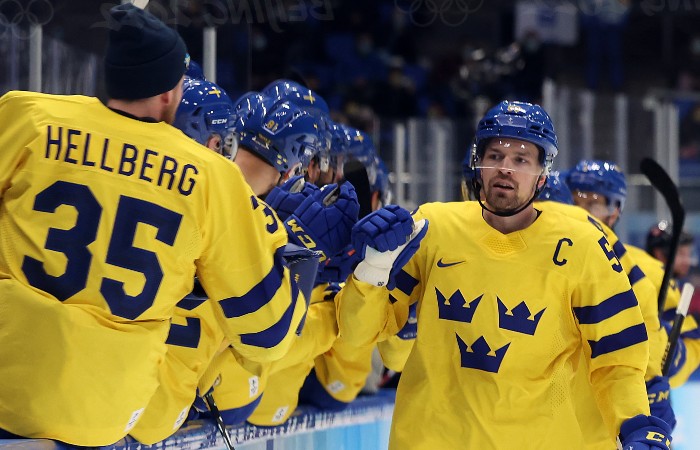 Сборная Швеции по хоккею победила Канаду в 1/4 финала и вышла на Россию