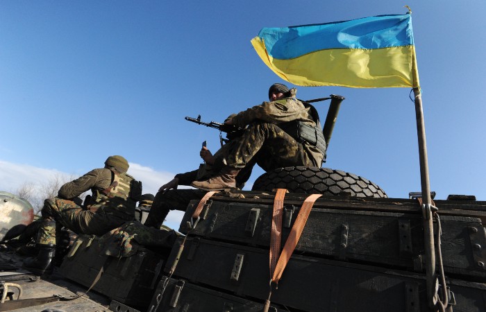 Сдавшихся украинских военных с острова Змеиный доставили в Севастополь Сдавшихся украинских военных с острова Змеиный доставили в Севастополь