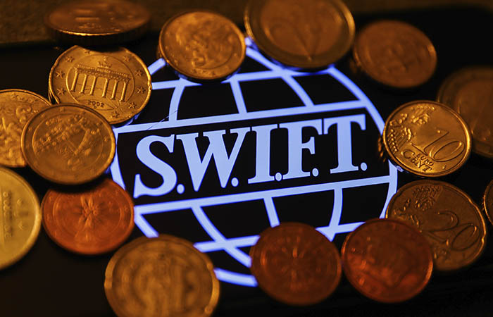 �� �������� � 12 ����� �������� ����� SWIFT �������� ��� ������� ������ ��