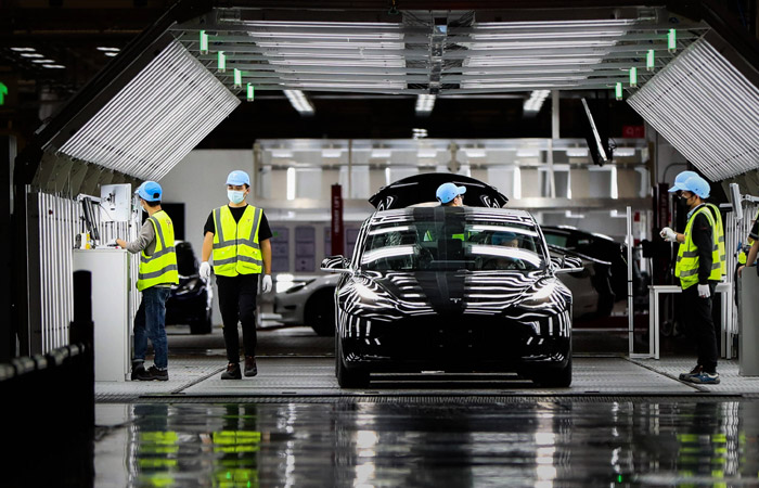 Tesla ������������� ��� 40 ����� ����������� ��-�� �������� � ������