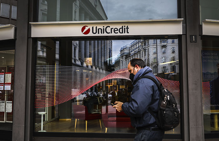 ������ � �� ������ UniCredit � I �������� ������ �� 915 ��� ����