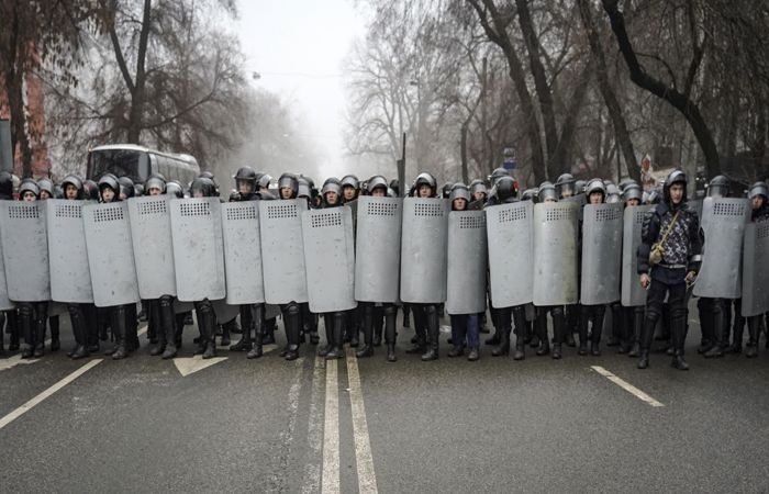 Рынок акций РФ в среду упал на фоне протестов в соседнем Казахстане Рынок акций РФ в среду упал на фоне протестов в соседнем Казахстане