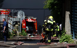 Крупный пожар в ангарах на юге Москвы потушен