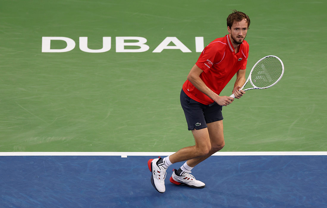 Даниил Медведев вышел во второй круг турнира в Дубае