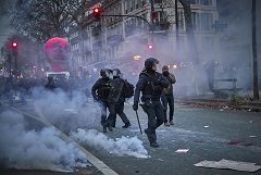Массовые манифестации против пенсионной реформы вновь прошли по всей Франции