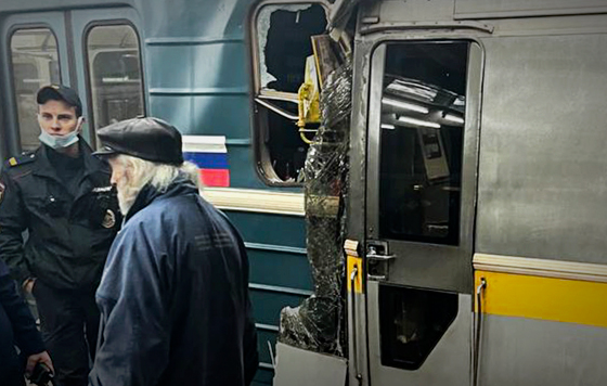 Столкновение поездов в метро Москвы