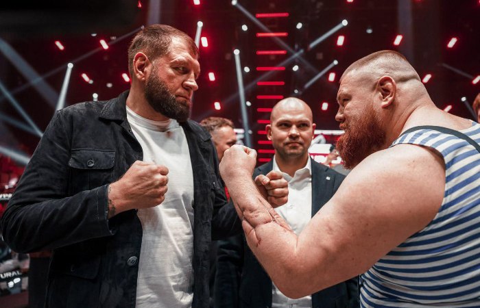 Александр Емельяненко и Вячеслав Дацик (слева направо)