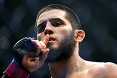 Махачев освободил титул чемпиона UFC в легком весе Махачев освободил титул чемпиона UFC в легком весе