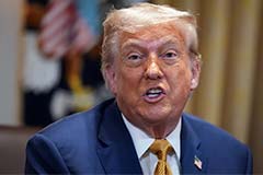 В Кремле заявили, что спокойно воспринимают жесткую риторику Трампа В Кремле заявили, что спокойно воспринимают жесткую риторику Трампа