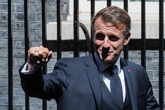 Макрон обсудил с Зеленским борьбу с коррупцией на Украине Макрон обсудил с Зеленским борьбу с коррупцией на Украине