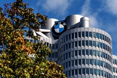 BMW    2025  -    