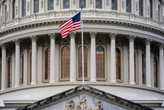 Сенаторы США раскритиковали решение Трампа о начале испытаний ядерного оружия Сенаторы США раскритиковали решение Трампа о начале испытаний ядерного оружия