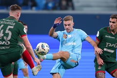 "Зенит" обыграл "Локомотив" в матче РПЛ "Зенит" обыграл "Локомотив" в матче РПЛ