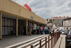 Навроцкий заявил, что Польша помогает украинским беженцам последний год Навроцкий заявил, что Польша помогает украинским беженцам последний год