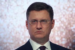 Новак заявил, что РФ не планирует добровольно снижать нефтедобычу Новак заявил, что РФ не планирует добровольно снижать нефтедобычу