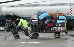 Минфин по-прежнему работает над продажей аэропорта "Домодедово" Минфин по-прежнему работает над продажей аэропорта "Домодедово"