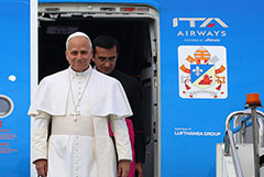 Папа римский начал первый зарубежный визит Папа римский начал первый зарубежный визит