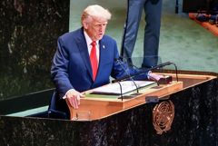 Трамп выразил надежду на решение украинского кризиса, назвав его "непростой ситуацией" Трамп выразил надежду на решение украинского кризиса, назвав его "непростой ситуацией"