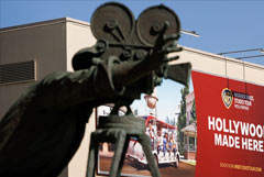 Warner Bros. Discovery    Netflix   