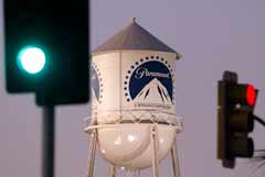 ����� ���������� Warner Bros. ��������� ��������� ����� ����������� Paramount