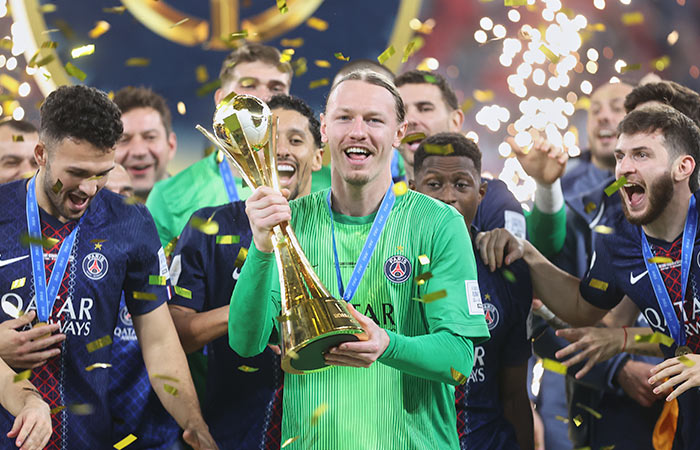 "Наследник великого Яшина". Вратарь Сафонов установил рекорд ФИФА