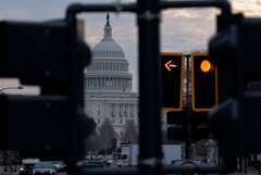 Сенатор заявил, что Трамп дал "зеленый свет" законопроекту об ужесточении санкций против РФ Сенатор заявил, что Трамп дал "зеленый свет" законопроекту об ужесточении санкций против РФ