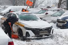 Московский дептранс попросил таксистов не завышать необоснованно цены в снегопад Московский дептранс попросил таксистов не завышать необоснованно цены в снегопад