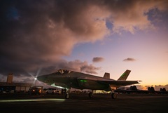 США направили на Ближний Восток группы истребителей F-35A и самолетов РЭБ США направили на Ближний Восток группы истребителей F-35A и самолетов РЭБ