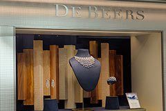 De Beers повыcила цены на крупные алмазы на фоне их дефицита De Beers повыcила цены на крупные алмазы на фоне их дефицита