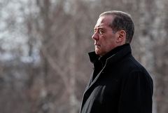 Медведев назвал проходившие ранее переговоры с Ираном "операцией прикрытия" Медведев назвал проходившие ранее переговоры с Ираном "операцией прикрытия"