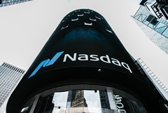 ������� S&P 500 � Nasdaq �������� ������� � �����������