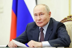 Путин заявил о стабилизирующей роли РФ и Китая на мировой арене Путин заявил о стабилизирующей роли РФ и Китая на мировой арене