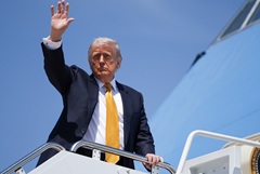 Трамп примет участие во встрече G7 во Франции в июне Трамп примет участие во встрече G7 во Франции в июне