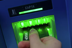 Россиянам разрешат иметь не более 20 банковских карт на человека Россиянам разрешат иметь не более 20 банковских карт на человека