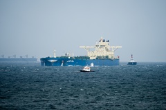 Меморандум предусматривает, что США должны снять морскую блокаду, а Иран - помочь восстановлению судоходства Меморандум предусматривает, что США должны снять морскую блокаду, а Иран - помочь восстановлению судоходства