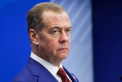 Медведев заявил, что никаких правил в отношении киевского режима быть не может Медведев заявил, что никаких правил в отношении киевского режима быть не может