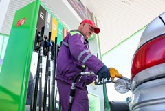 Ограничения на продажу бензина и дизельного топлива введены в Омской области Ограничения на продажу бензина и дизельного топлива введены в Омской области