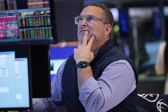 Индекс Dow Jones вырос в понедельник, S&P 500 и Nasdaq Composite закрылись в минусе Индекс Dow Jones вырос в понедельник, S&P 500 и Nasdaq Composite закрылись в минусе