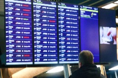 Столичный аэропорт "Внуково" принимает и отправляет рейсы по согласованию Столичный аэропорт "Внуково" принимает и отправляет рейсы по согласованию