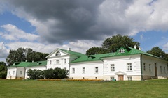 Юбилейный фестиваль "Толстой" открылся на родине писателя в Ясной Поляне Юбилейный фестиваль "Толстой" открылся на родине писателя в Ясной Поляне
