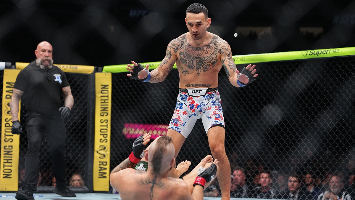 Макгрегор проиграл в первом после возвращения в UFC поединке