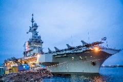 Авианосец "Шарль де Голль" вернулся в Тулон после 5,5 месяцев похода Авианосец "Шарль де Голль" вернулся в Тулон после 5,5 месяцев похода