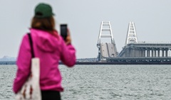 Движение по Крымскому мосту возобновлено Движение по Крымскому мосту возобновлено