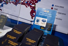 США расширят выдачу памятных паспортов с изображением президента Трампа США расширят выдачу памятных паспортов с изображением президента Трампа