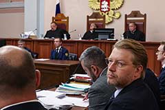 Прокурор и представитель ЦИК попросили ВС оставить в силе решение о снятии "Яблока" с выборов в ГД Прокурор и представитель ЦИК попросили ВС оставить в силе решение о снятии "Яблока" с выборов в ГД