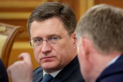 Новак поручил ведомствам и НК не допускать скачков цен на топливо Новак поручил ведомствам и НК не допускать скачков цен на топливо