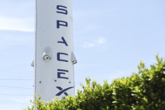 SpaceX планирует 28 сентября провести первый орбитальный полет лунной ракеты SpaceX планирует 28 сентября провести первый орбитальный полет лунной ракеты
