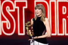Тейлор Свифт стала самым титулованным артистом в истории MTV VMA Тейлор Свифт стала самым титулованным артистом в истории MTV VMA