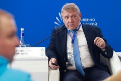 Суд арестовал главу госкомиссии по запасам полезных ископаемых Шпурова Суд арестовал главу госкомиссии по запасам полезных ископаемых Шпурова