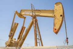 "Семерка" ОПЕК+ решила сохранить действующие квоты по добыче нефти на ноябрь "Семерка" ОПЕК+ решила сохранить действующие квоты по добыче нефти на ноябрь